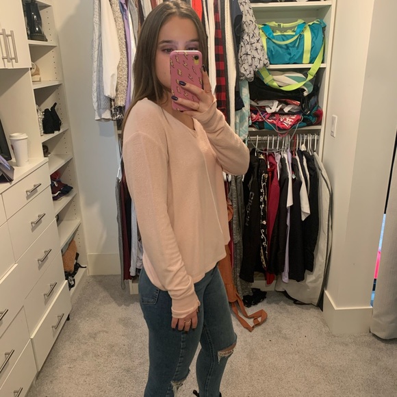 Light pink sweater - Picture 3 of 3